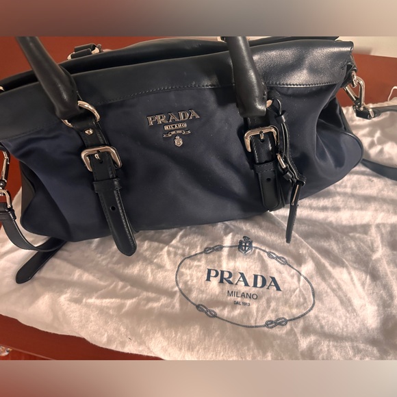 Classic Prada - Picture 4 of 9